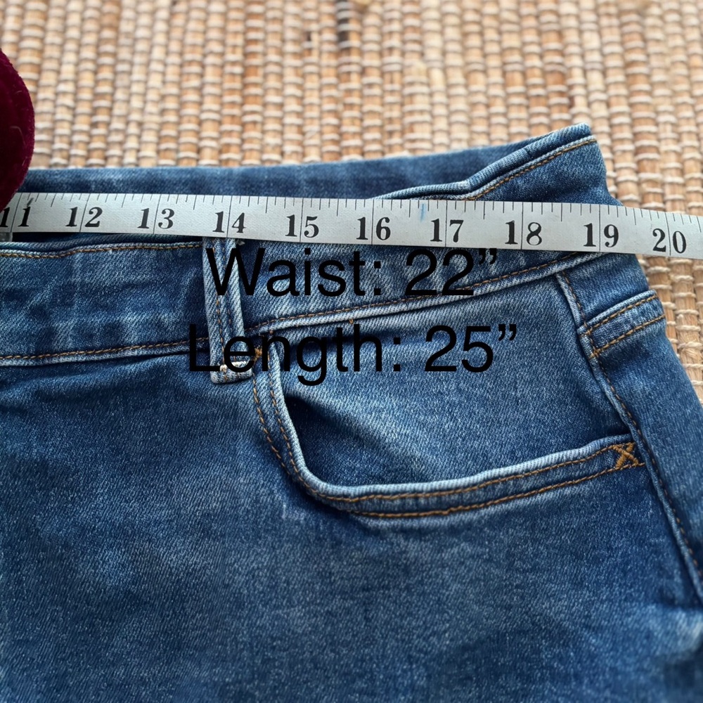 Liz Claiborne Classic Blue Denim A-Line Skirt - Picture 4 of 5